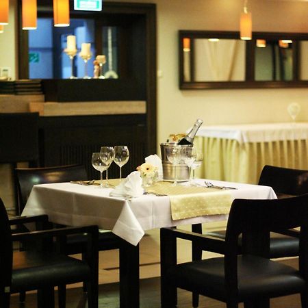 Hotel-Restauracja Platan Chrzanów Eksteriør bilde