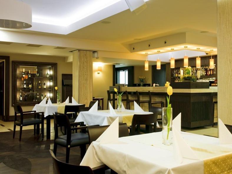 Hotel-Restauracja Platan Chrzanów Eksteriør bilde
