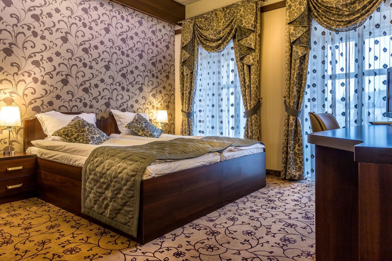 Hotel-Restauracja Platan Chrzanów Eksteriør bilde