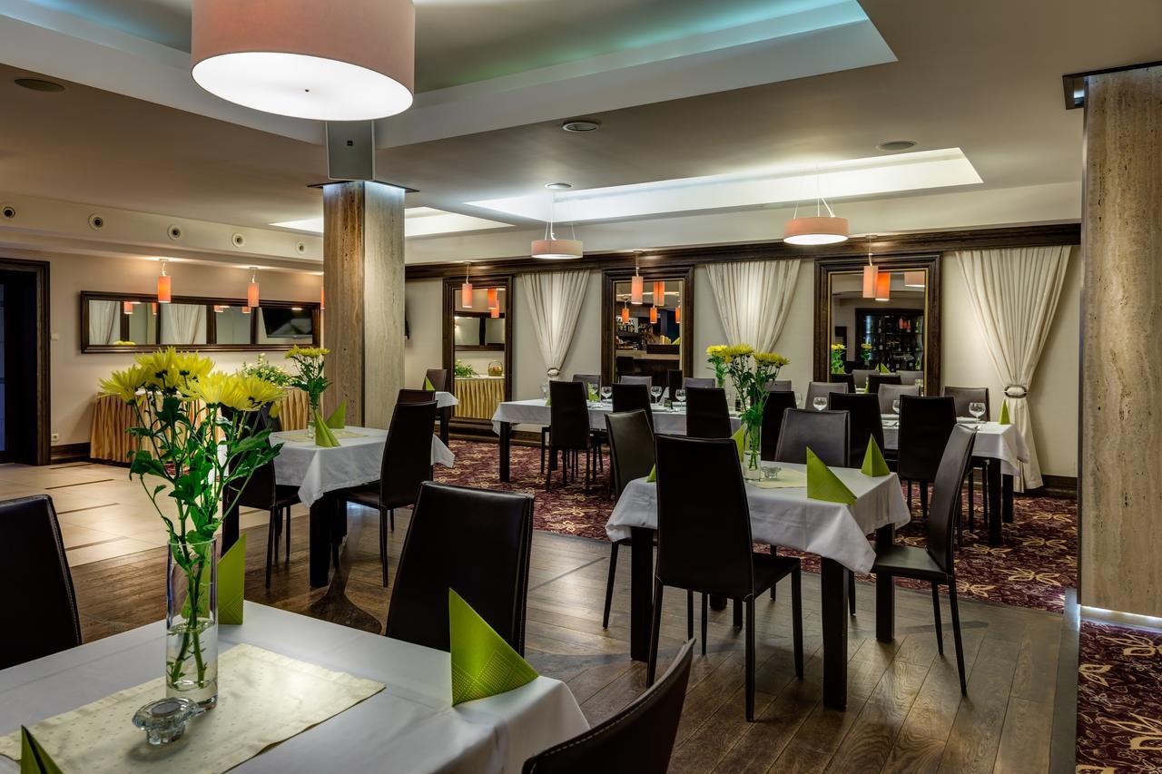 Hotel-Restauracja Platan Chrzanów Eksteriør bilde